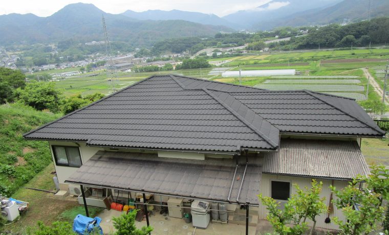 松本市Ｍ邸にて軽量屋根材Ｔ・ルーフ設置工事が完了しました‼