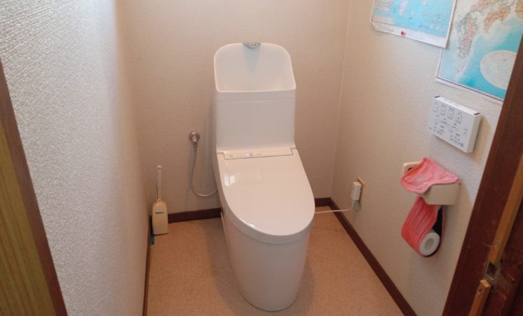 安曇野市豊科Ｔ邸にてトイレ交換工事が完了しました‼