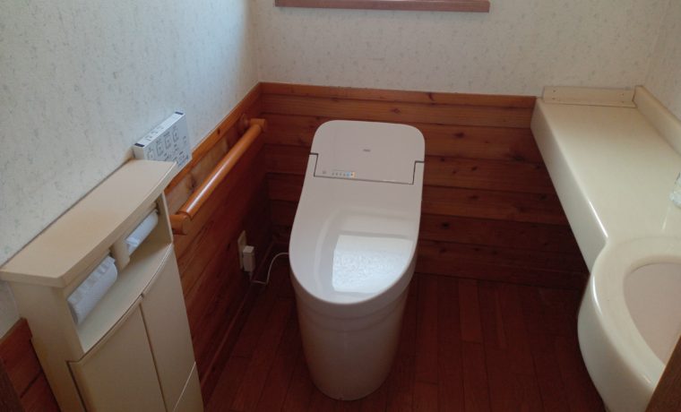 松本市四賀Ｉ邸にてトイレ交換工事が完了しました!!